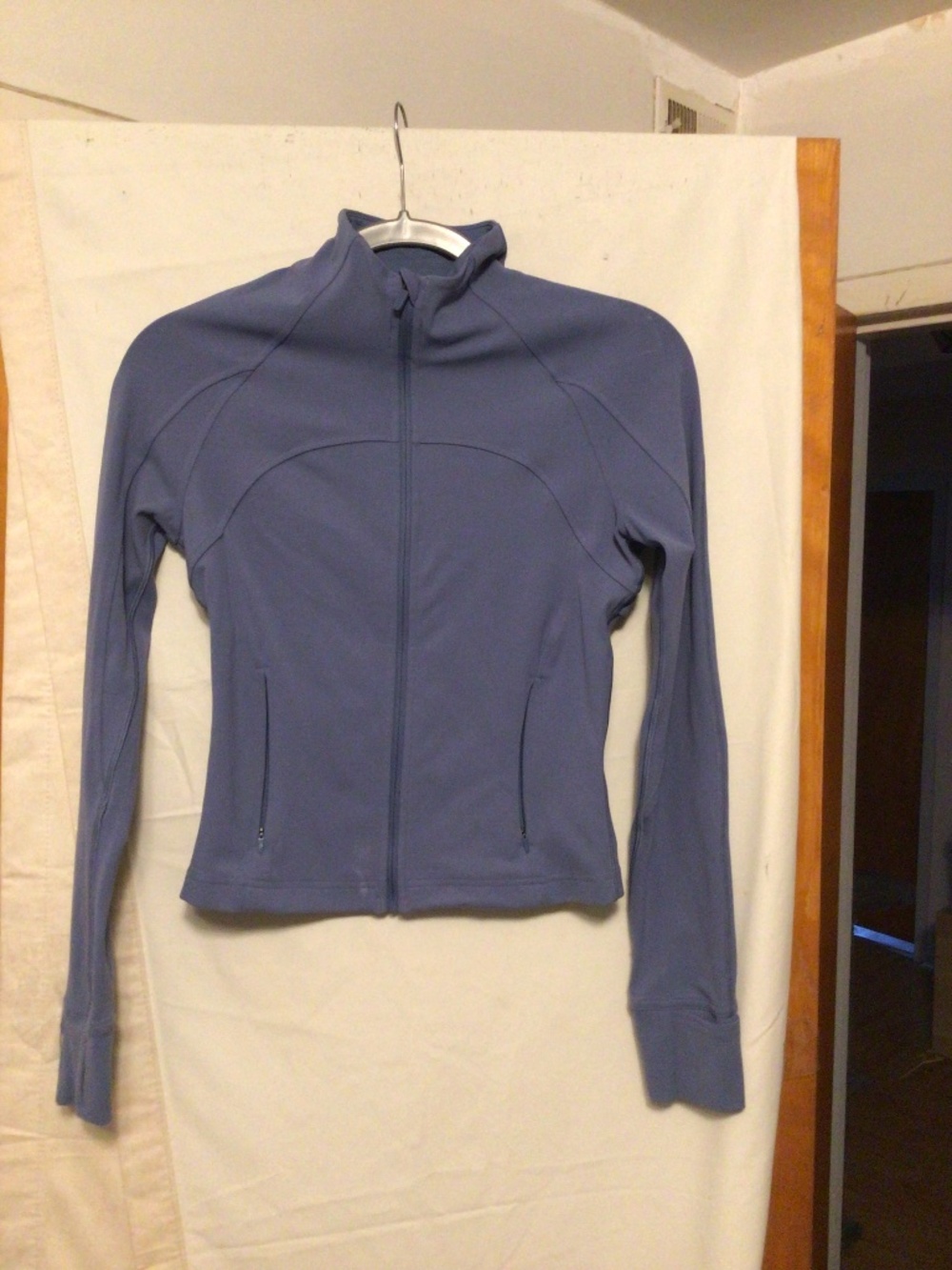 Lululemon jacket full zip opening SZ  6 athletic,gym ,jogging